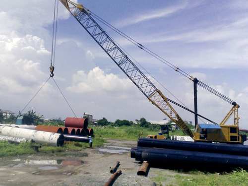 80-tonner Crane in Action at our Pier/Yard